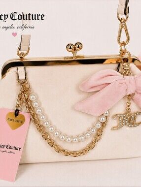 NWT Juicy Couture Cream Velour Kiss Lock Clutch Purse Pearl Bow Gold Chain